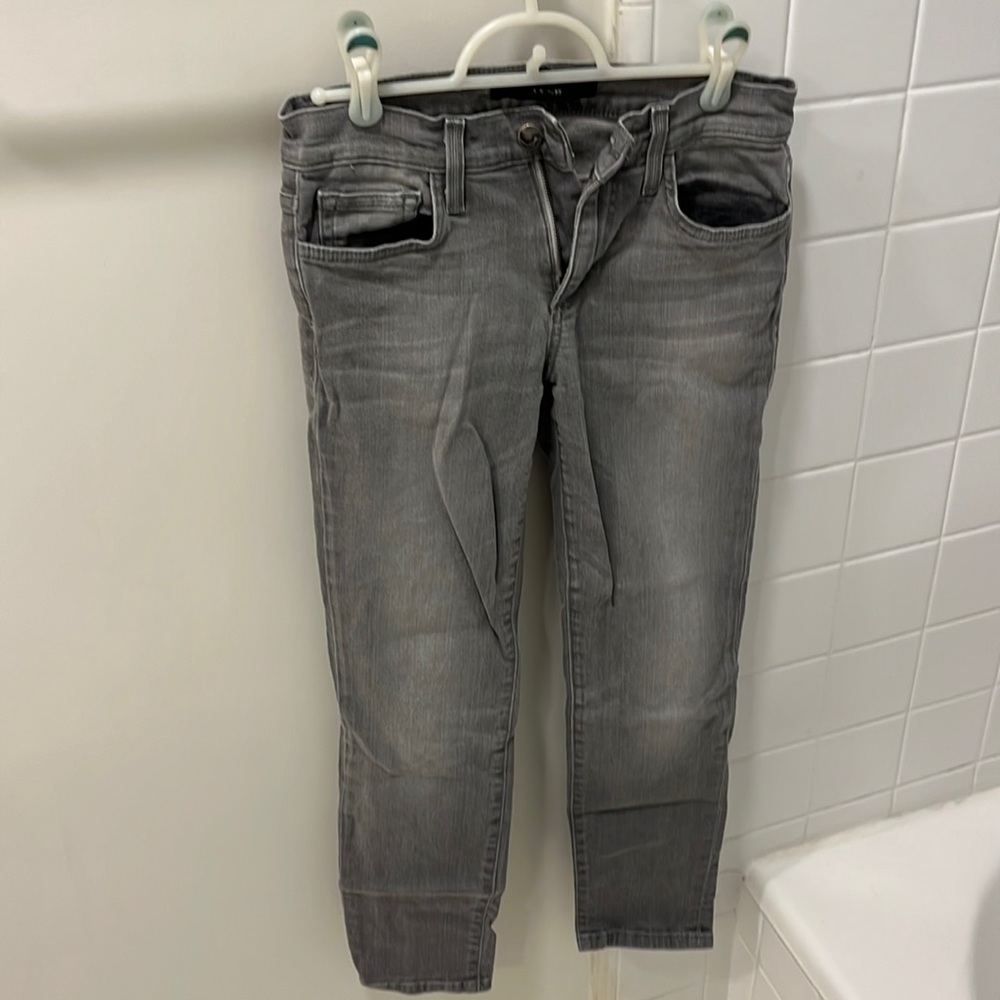 Grey faded Joe’s Jeans cropped jeans